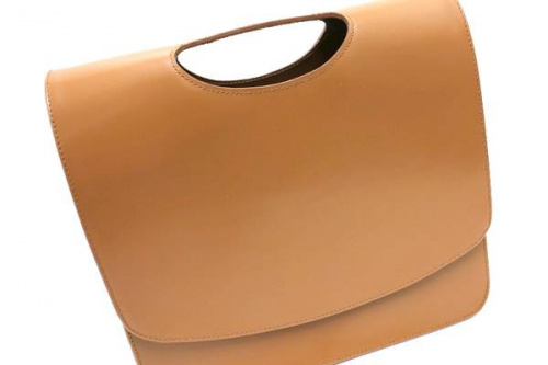 買取入荷のキャリアファッション