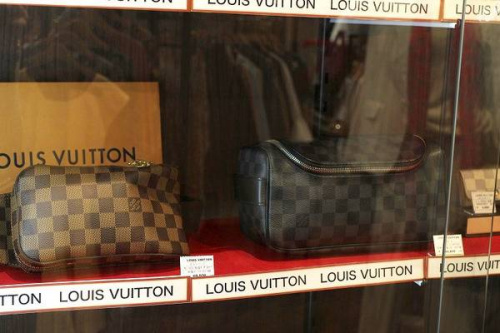 ルイヴィトンのLOUIS VUITTON