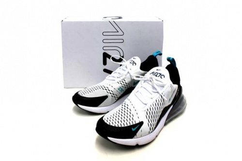 スニーカーのNIKE