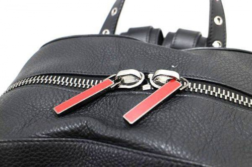 インポートブランドのChristian Louboutin