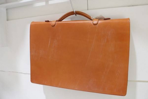 デインズアンドハザウェイのブライドルレザー