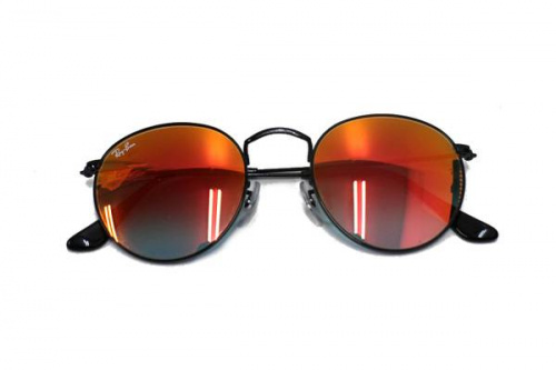 サングラスのRAY-BAN