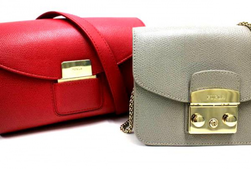 買取入荷のキャリアファッション