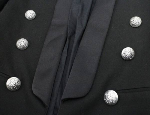 バルマンのテーラードジャケット