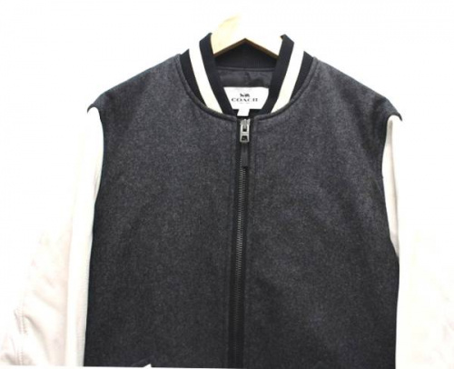 コーチのスタジャン