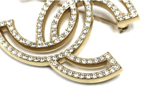 シャネルのブローチ