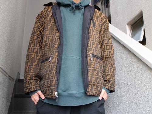 フェンディのリバーシブルブルゾン