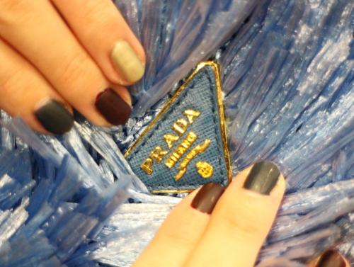 プラダのカナパ ラフィアグラス