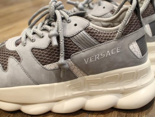 ヴェルサーチのChain Reaction2