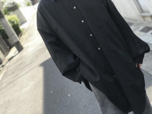 オーバーサイズシャツのユニセックス