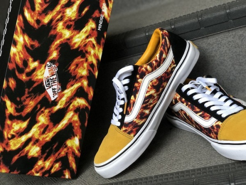 コラボ・別注アイテムのVANS×mindseeker