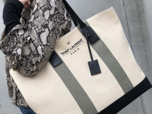 サンローランパリのキャンバストートバッグ