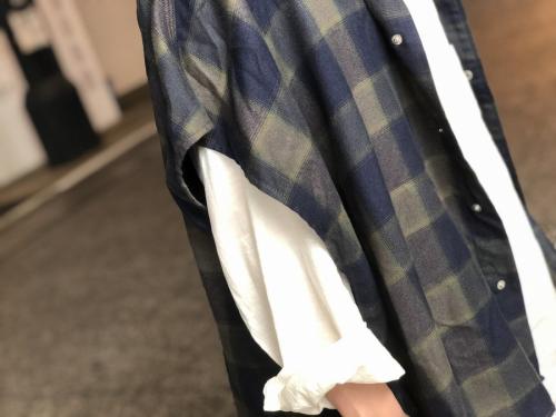 オーバースリーブレスシャツのメンズ