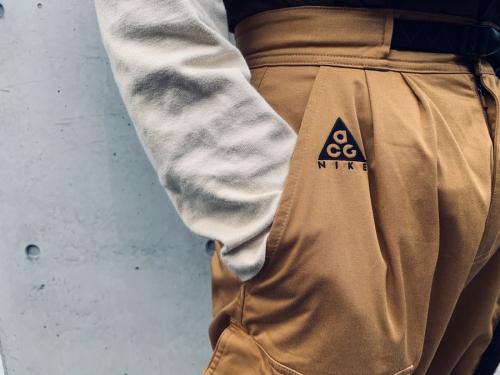 ナイキエーシージーのパンツ