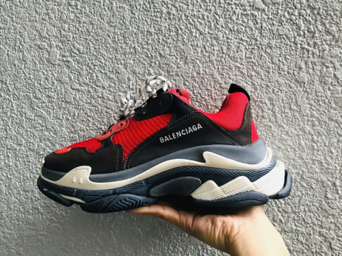 スニーカーのBALENCIAGA