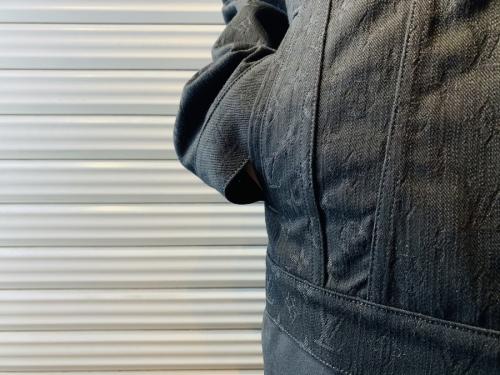 ルイ ヴィトン　のモノグラムデニムジャケット