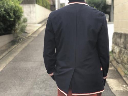 グッチのブルーパッチブレザー