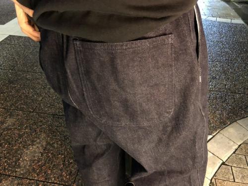 デニムパンツの２タックデニムトラウザー