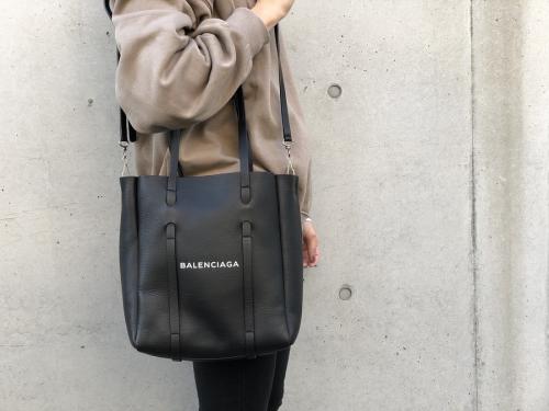 バレンシアガのエブリデイトートバッグ