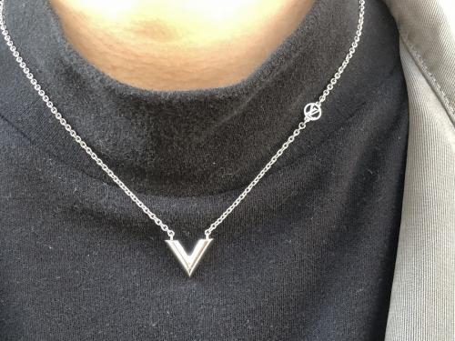 LOUIS VUITTON 　のルイ ヴィトン　