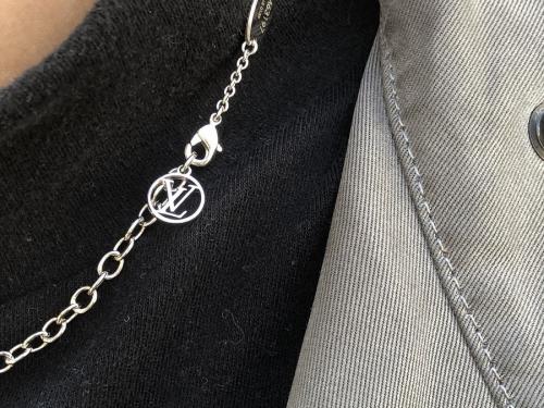 エッセンシャルVのブランド買取