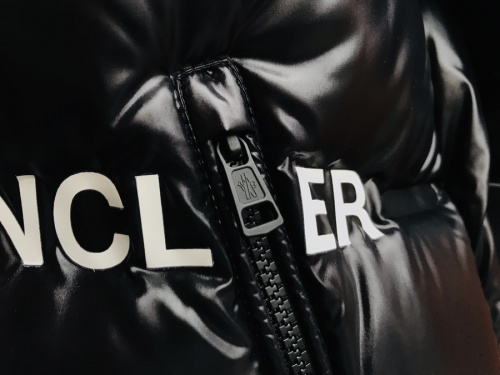 ラグジュアリーブランドのMONCLER GENIUS × FRAGMENT DESIGN