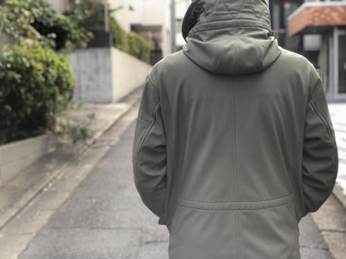 シーピーカンパニーのソフトシェルロングジャケット