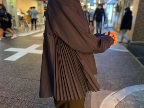 サカイのサイドプリーツ切替シャツ