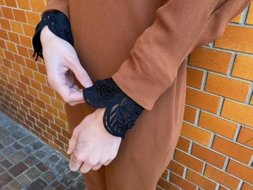 Embroidery Cuffs V-Neck Dressのブランド買取