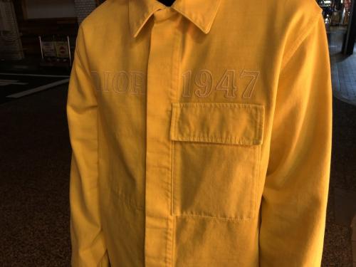 ディオール オムのイエローデニムディオール1947シャツ