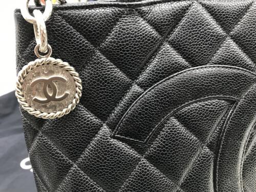 シャネルのキャビアスキンマトラッセトートバッグ