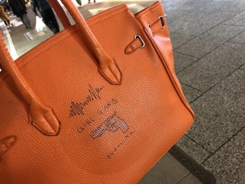 ゲルニカのペイントハンドバッグ