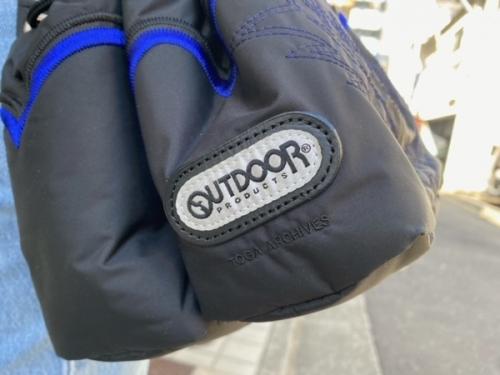 トーガ×アウトドアプロダクツのドローストリングバッグ