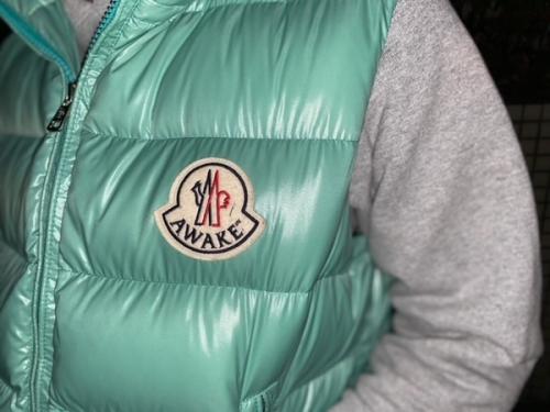 モンクレール ジーニアス×アウェイクニューヨークのダウンベスト