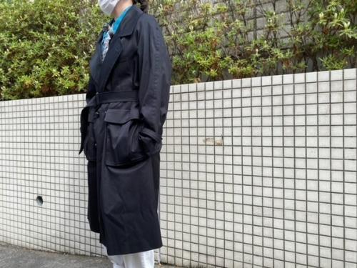 ネヘラのトレンチコート