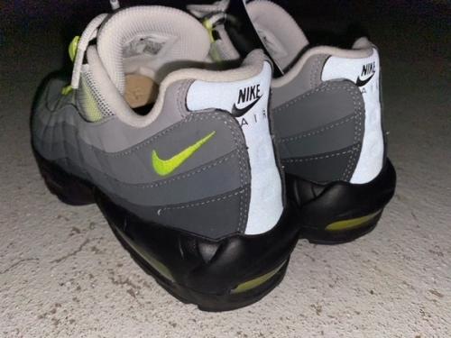 ナイキのAIR MAX 95 OG