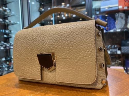 ジミーチュウのレザーショルダーバッグ