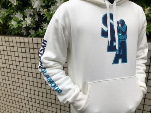 ヒステリックグラマー×ウィンダンシーのロゴTシャツ