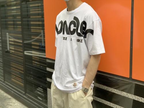 モンクレールのMAGLIA  T-SHIRT