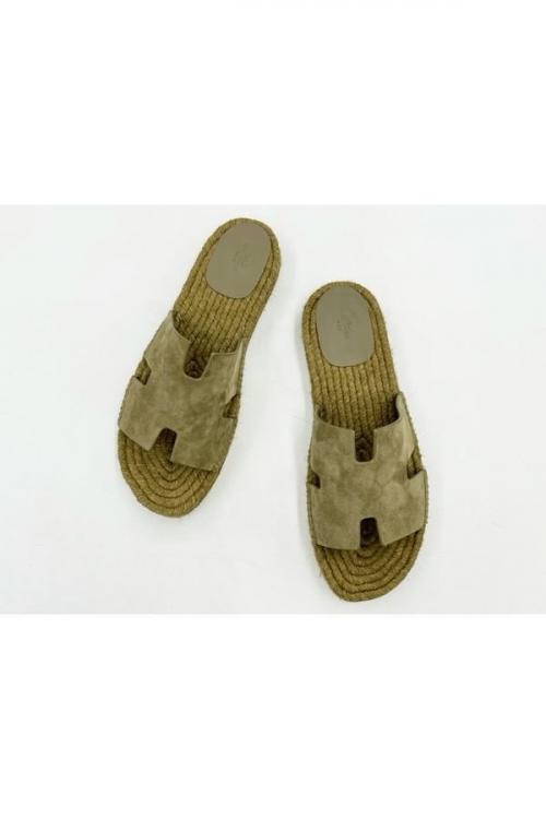 エルメスのアンティグアサンダル