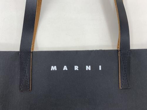 マルニのトートバッグ