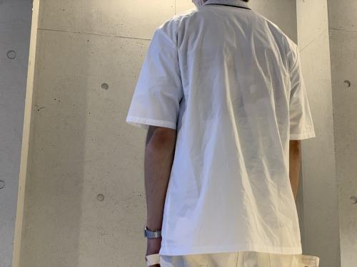 ミルクボーイのシャツ