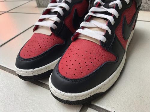 ナイキ×アンダーカバーのスニーカー　戸越