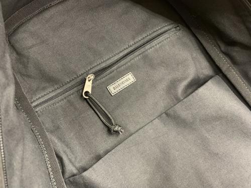 バレンシアガのバックパック