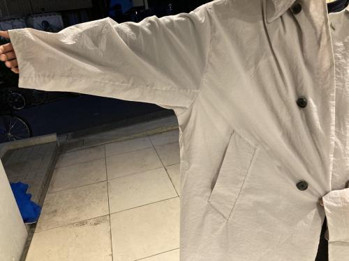 カラーのナイロンオーバーコート