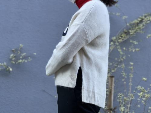 フェンディ×フィラのハイネックニット