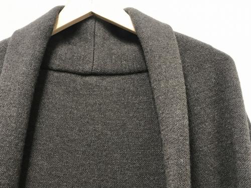 ニットアイテムのスムースニットガウンコート