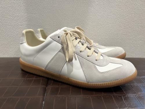 メゾンマルジェラのジャーマントレーナー