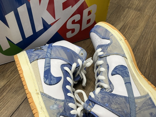 コラボ・別注アイテムのNIKE SB