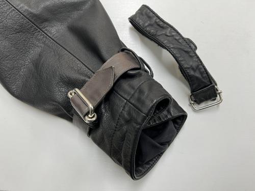 Contrast Over Trenchのレザートレンチ